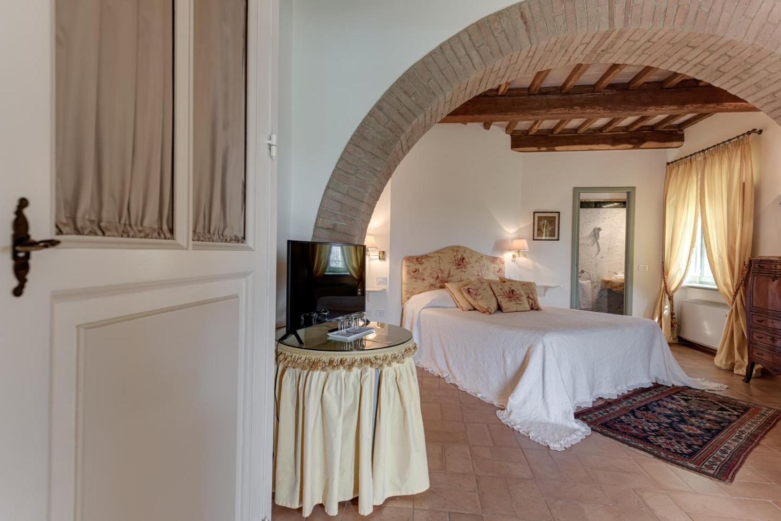 Il Castagno Wine & Farm stay Siena